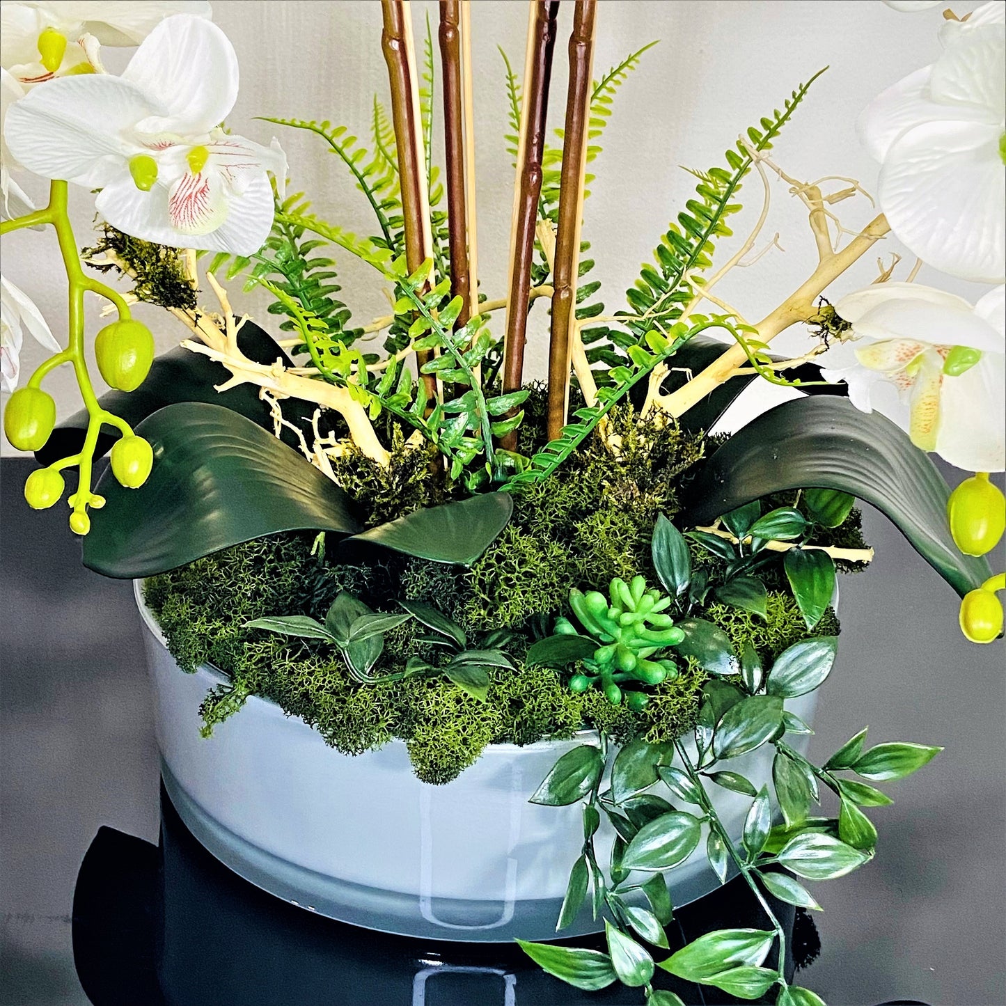 CHARNEL PARIS - Luxury Arrangement Artificial in pot - Real touch Faux orchid - Phalaenospsis white flower - 25 Cm - Grey Cylinder glass